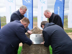 Под Астраханью заложили первый камень завода по производству судовых двигателей