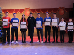 Творческие представители молодежи получили благодарности астраханской облдумы