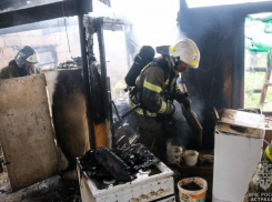 Астраханские спасатели предотвратили взрыв газовых баллонов в Трусовском районе