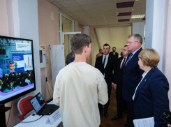 Молодые астраханские ученые представили губернатору свои разработки