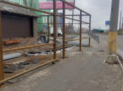 В Астрахани проверят законность строительства кафе на тротуаре