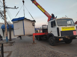 Нелегальные ларьки убрали с улицы Анри Барбюса в Астрахани 