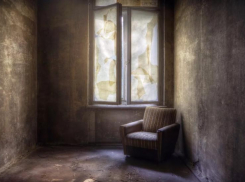 В астраханской квартире на улице Нововосточная нашли мертвого мужчину