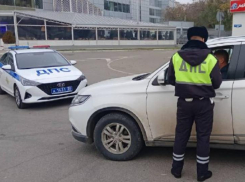 В выходные в Астрахани 42 человека сели пьяными за руль и 451 человек не пристегнул ремень