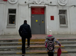 Астраханцам раскрыли зарплаты учителей и педагогов в регионе