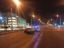 В Астрахани водитель «Спутника» сбил двух подростков на переходе