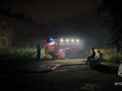 В Астрахани сгорел двухэтажный дом