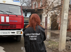По факту гибели трех астраханцев на пожаре возбудили уголовное дело