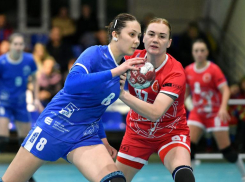 «Астраханочка» вырвала шестую победу у команды «Динамо-Синара»