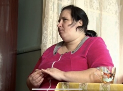 Астраханка, предпочитающая детям алкоголь, ославилась на всю страну