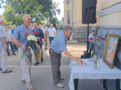 Заслуженному мастеру спорта в Астрахани открыли мемориальную доску