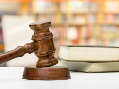 Угостил подростков запрещенными веществами: астраханца ждет суд 