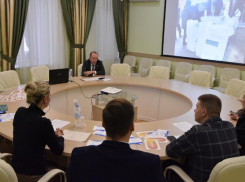 Игорь Седов встретился с представителями астраханских волонтёрских центров