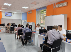 Астраханская служба занятости трудоустроила более 3 тысяч человек за полгода