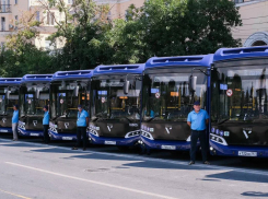 В Трусовском районе Астрахани выходят на линию 11 новых автобусов