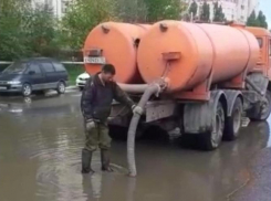 В Астрахани за ночь откачали свыше 430 кубометров дождевой воды
