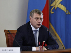 Игорь Бабушкин поручил пресекать попытки вовлечь астраханскую молодежь в экстремистскую деятельность