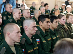 Тридцать астраханских призывников отправились на прохождение срочной военной службы
