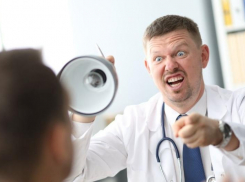 Астраханским врачам запретили грубить и унижать пациентов