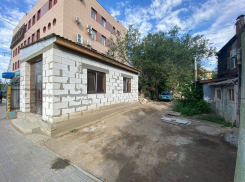 В Астрахани незаконно застроили территорию возле культурного объекта 