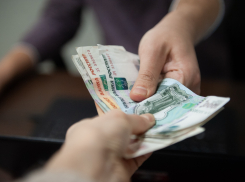 Долг платежом красен: 45 астраханцам через прокуратуру удалось вернуть зарплату