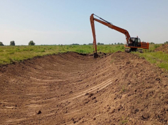 В Астраханской области начали  расчистку огромного массива для нереста рыбы