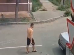Астраханцы, используя подручные средства, задержали мужчину с ножом 