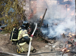В Астрахани горел дом возле парка «Аркадия»