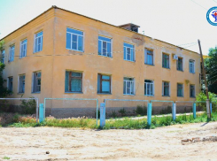 Участковую больницу под Астраханью отремонтируют до конца 2024 года