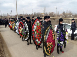 В Астрахани простились с погибшим полицейским Артёмом Франкевичем