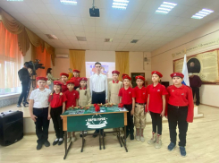 Парту Героя открыли в астраханской школе № 4