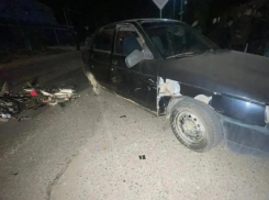 Под Астраханью автомобилист по неосторожности столкнулся с подростком на мопеде