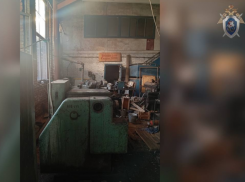 Астраханец потерял руку на рабочем месте: в уголовном деле появился обвиняемый