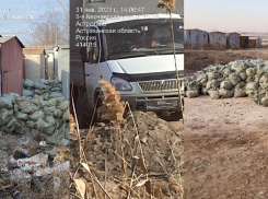 У астраханской поликлиники после ремонта развели свалку стройматериалов