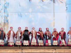 Астраханцев пригласили совершить путешествие во времени с артистами и солистами