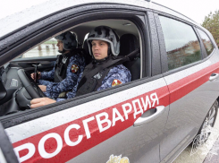 В Астрахани неизвестный мужчина проник на охраняемый объект