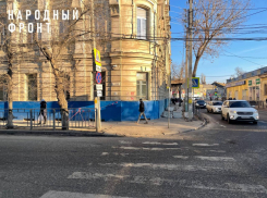  Чиновники в Астрахани сделали разметку и ограждения возле школ только на бумаге 