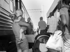 С Вокзальной площади Астрахани убирают незаконные постройки