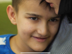 Успеть за неделю: 8-летний астраханец, которого рак поразил в утробе матери, нуждается в помощи