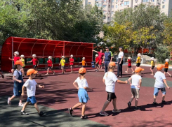 В Астрахани прошла зарядка со стражем порядка 