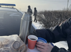 На зимних астраханских дорогах стало больше ДТП, нарушителей и «теплых патрулей»