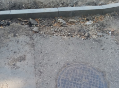 Дорожники успокоили астраханца, пожаловавшегося на высокие бордюры