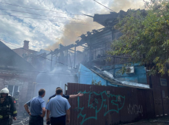 В Астрахани пожар уничтожил дом-объект культурного наследия