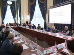 Астраханский губернатор поручил разработать стратегию театрального дела