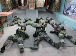 Лучше уметь и не нуждаться, чем нуждаться и не уметь: как жителей Астрахани учат на курсах НВП