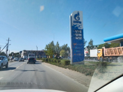 На астраханские заправки вернулся бензин с новыми ценами
