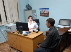 Пытавшегося убить беременную жену астраханца поместили в психбольницу