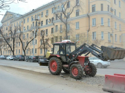 В Астрахани начинаются работы по восстановлению дороги на улице Ленина