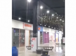 Два жилых комплекса, торговый центр и детский сад затопило в Астрахани 