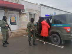 Астраханское УФСБ задержало женщин, помогавших иностранцам незаконно получать РВП